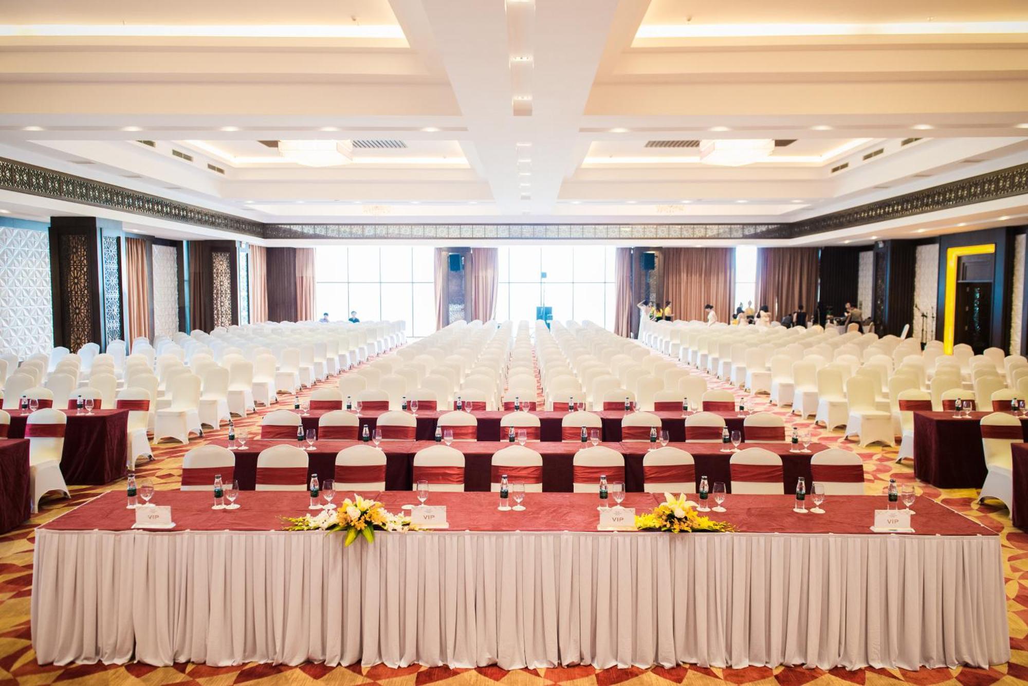 Muong Thanh Luxury Nhat Le Hotel Донгхой Экстерьер фото