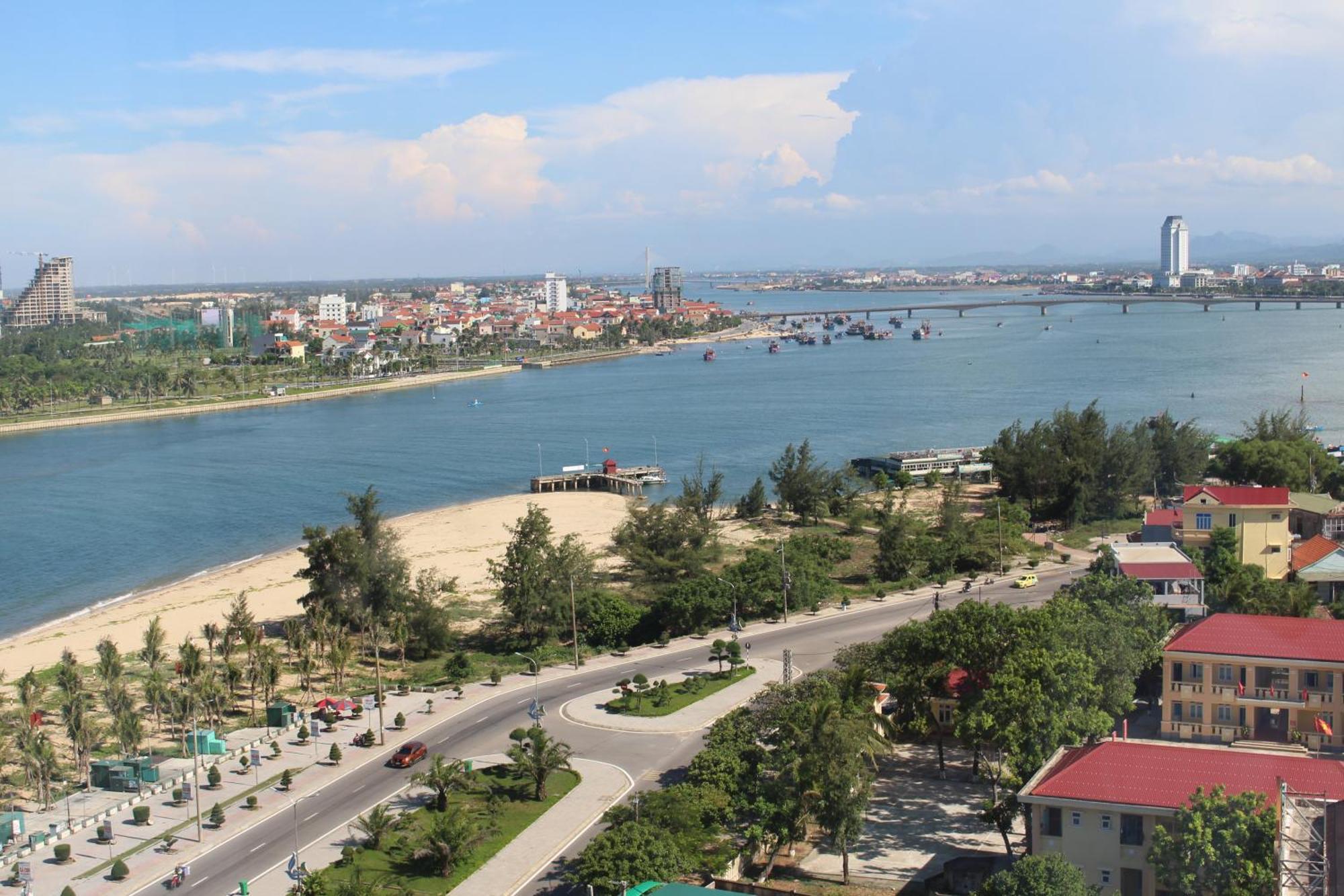 Muong Thanh Luxury Nhat Le Hotel Донгхой Экстерьер фото