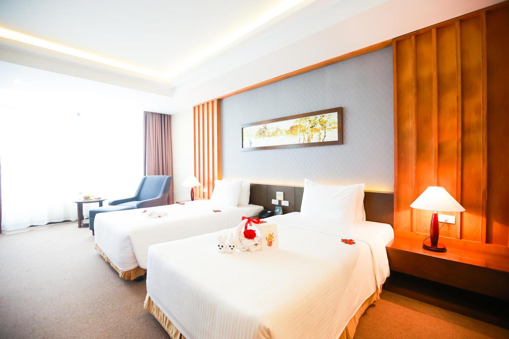 Muong Thanh Luxury Nhat Le Hotel Донгхой Экстерьер фото