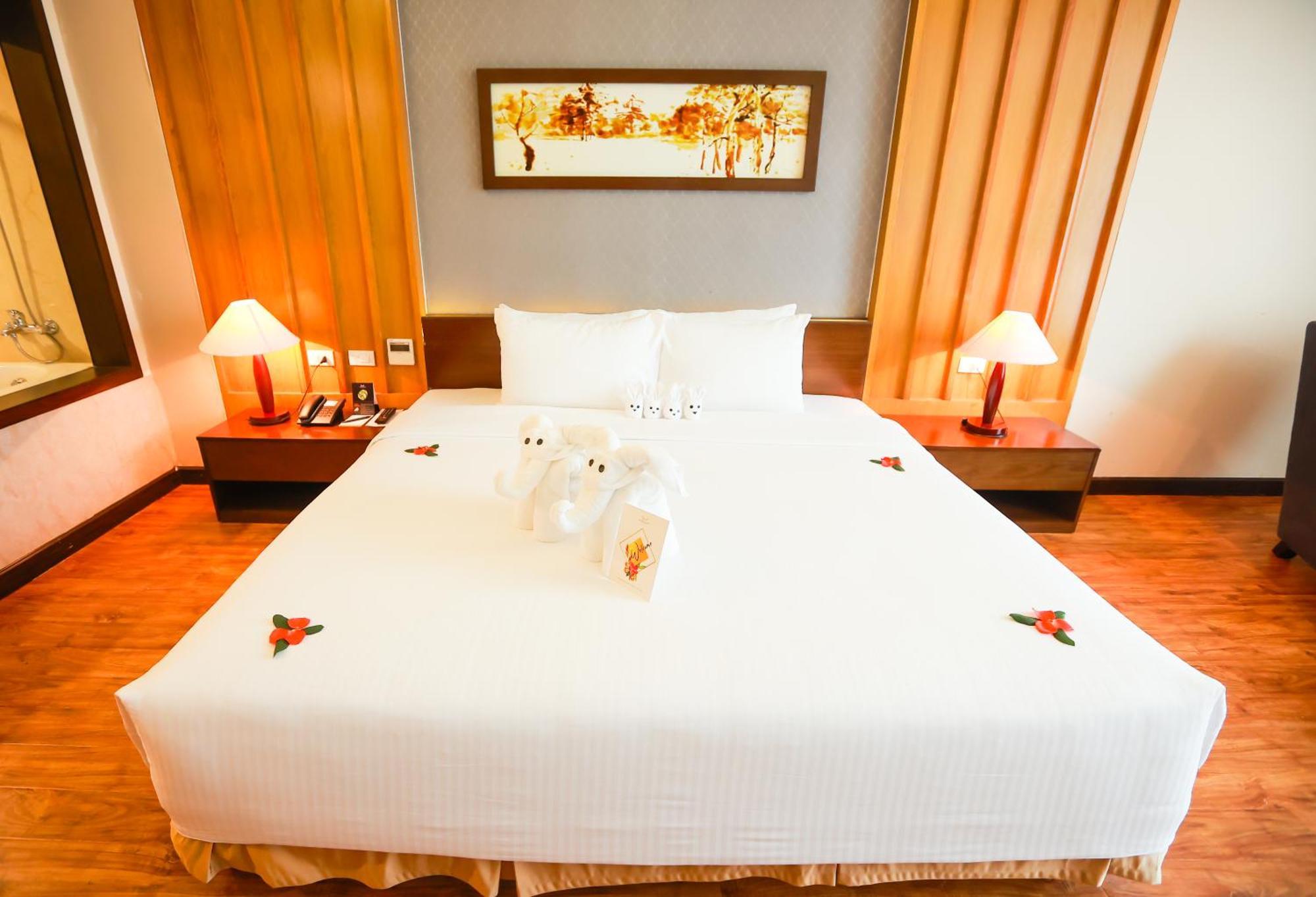 Muong Thanh Luxury Nhat Le Hotel Донгхой Экстерьер фото