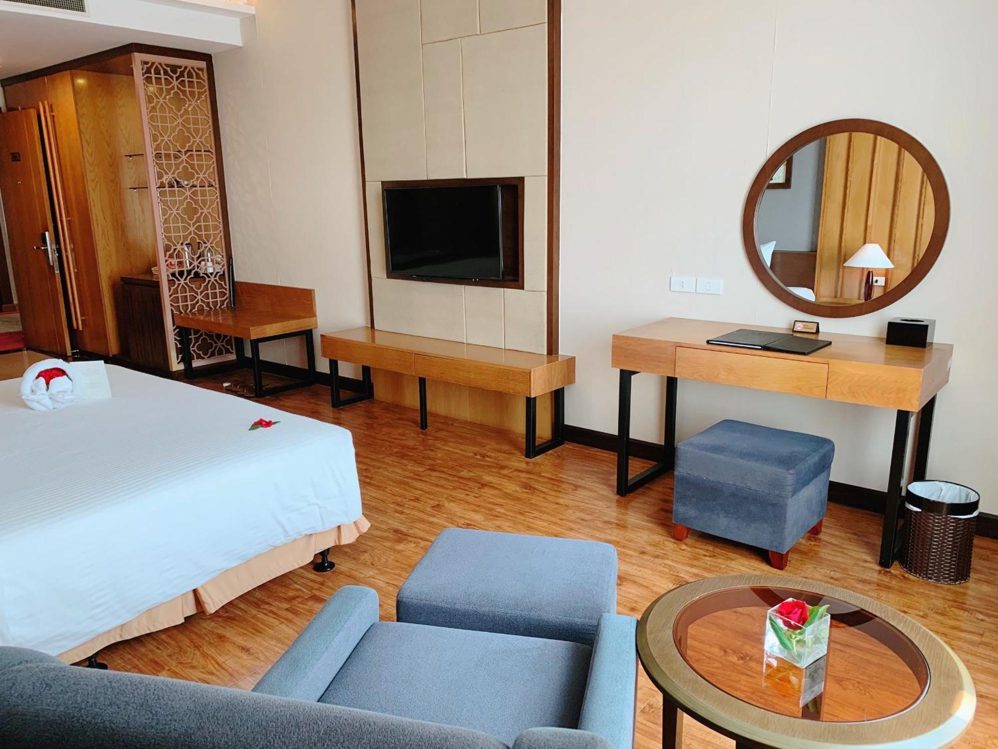 Muong Thanh Luxury Nhat Le Hotel Донгхой Экстерьер фото
