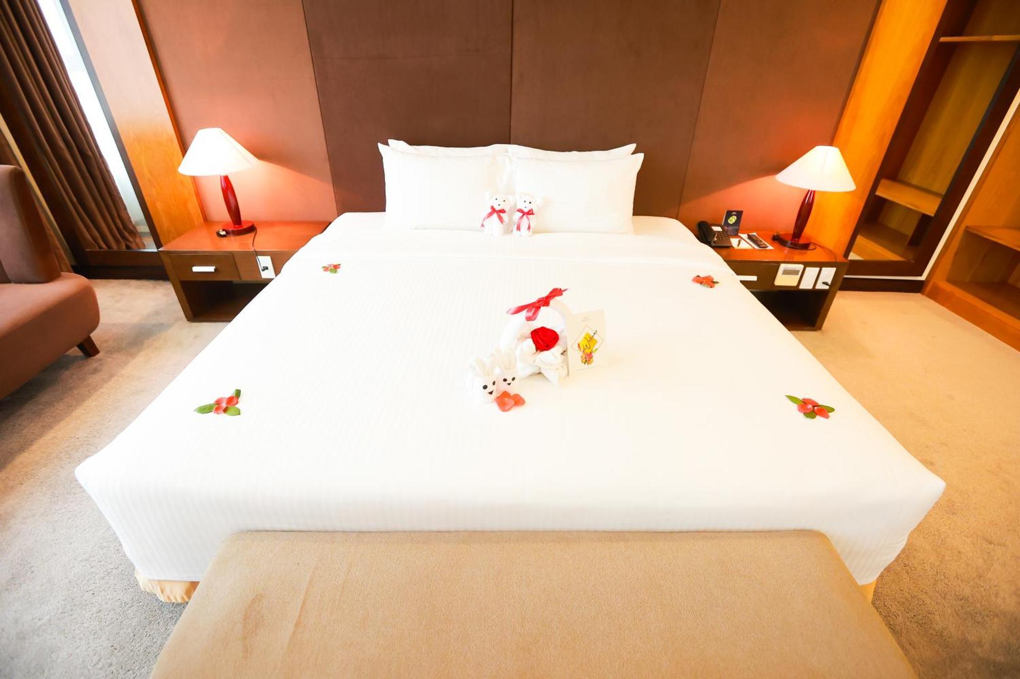 Muong Thanh Luxury Nhat Le Hotel Донгхой Экстерьер фото