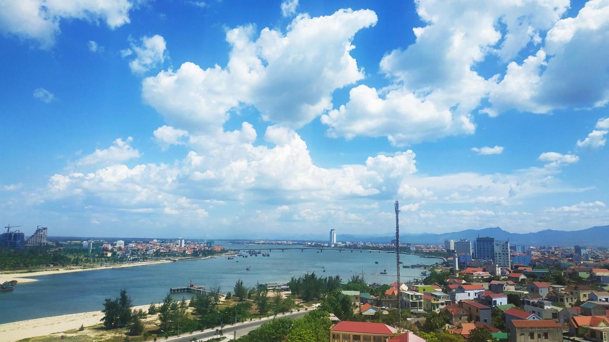 Muong Thanh Luxury Nhat Le Hotel Донгхой Экстерьер фото